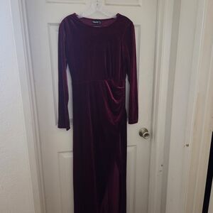 Covington Long Sleeve Velvet Dress in Deep Burgundy